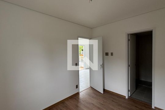 Suite de apartamento para alugar com 2 quartos, 50m² em Santa Terezinha, Santo André