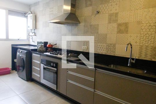 Cozinha de apartamento à venda com 3 quartos, 77m² em Vila Progredior, São Paulo