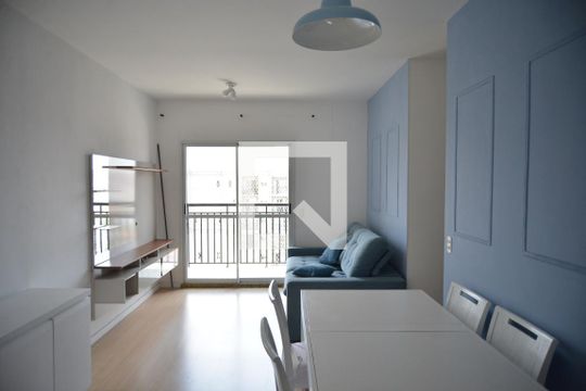Sala de apartamento à venda com 3 quartos, 66m² em Vila Metalúrgica, Santo André
