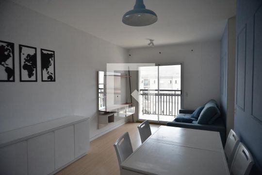 Sala de apartamento à venda com 3 quartos, 66m² em Vila Metalúrgica, Santo André