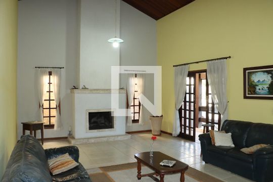 Casa de Condomínio para alugar com 3 quartos, 362m² em Chácara Represinha, Cotia