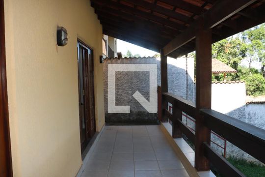Casa de Condomínio para alugar com 3 quartos, 362m² em Chácara Represinha, Cotia