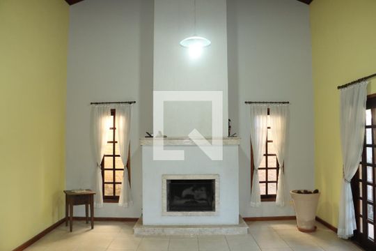 Casa de Condomínio para alugar com 3 quartos, 362m² em Chácara Represinha, Cotia