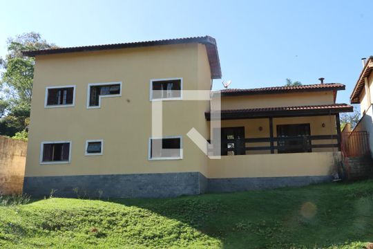 Casa de Condomínio para alugar com 3 quartos, 362m² em Chácara Represinha, Cotia