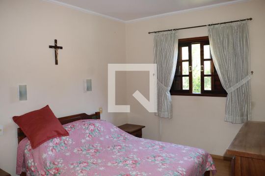 Casa de Condomínio para alugar com 3 quartos, 362m² em Chácara Represinha, Cotia