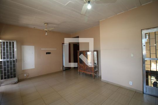 Sala de casa à venda com 3 quartos, 100m² em Vigário Geral, Rio de Janeiro