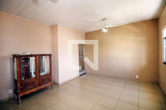 Sala de casa à venda com 3 quartos, 100m² em Vigário Geral, Rio de Janeiro