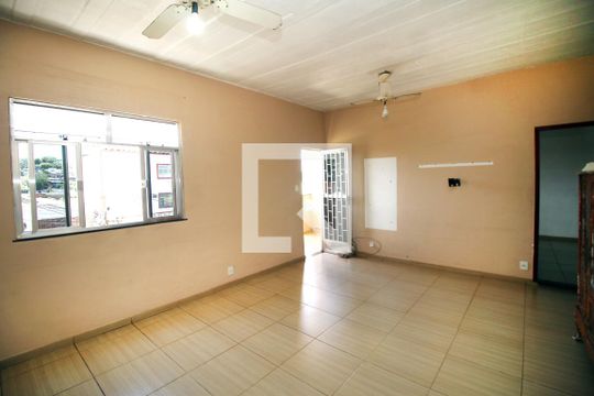 Sala de casa à venda com 3 quartos, 100m² em Vigário Geral, Rio de Janeiro