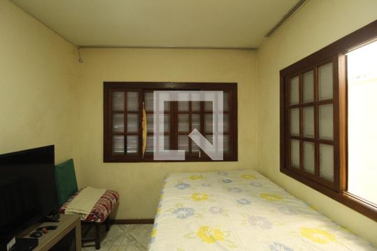 Quarto 1 de casa para alugar com 6 quartos, 250m² em Costa E Silva, Porto Alegre