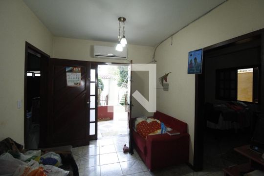 Quarto 1 de casa para alugar com 6 quartos, 250m² em Costa E Silva, Porto Alegre