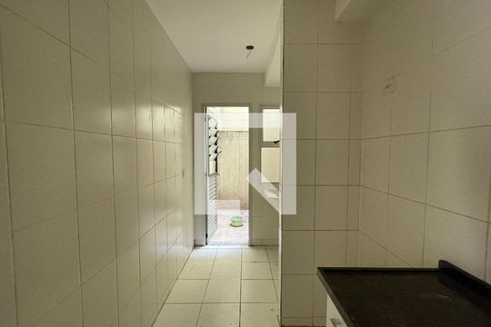 Cozinha de apartamento para alugar com 2 quartos, 54m² em Caiapia, Cotia