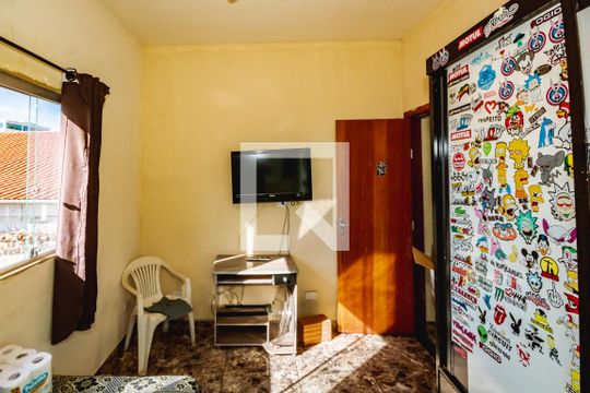 Quarto 1 de casa à venda com 3 quartos, 180m² em Floramar, Belo Horizonte