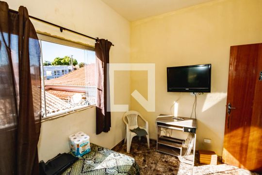 Quarto 1 de casa à venda com 3 quartos, 180m² em Floramar, Belo Horizonte