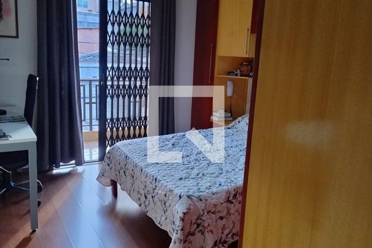 Suíte de casa para alugar com 4 quartos, 280m² em Jardim Pedro José Nunes, São Paulo