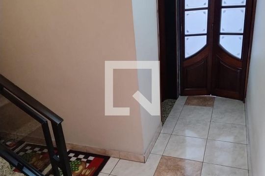 Corredor de casa para alugar com 4 quartos, 280m² em Jardim Pedro José Nunes, São Paulo
