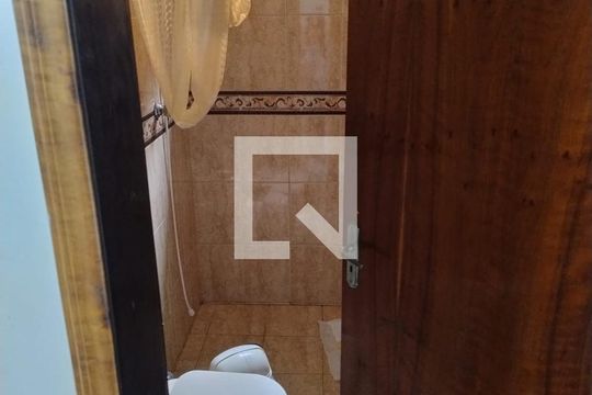 Banheiro social de casa para alugar com 4 quartos, 280m² em Jardim Pedro José Nunes, São Paulo
