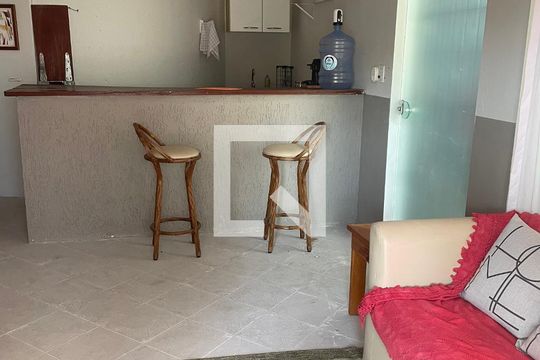 Sala de kitnet/studio para alugar com 1 quarto, 34m² em Lagoa da Conceição, Florianópolis