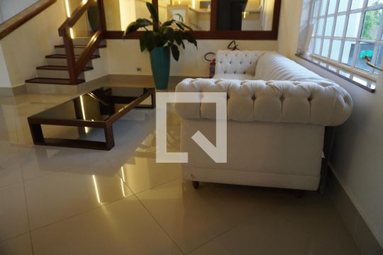 Sala 1 de casa para alugar com 3 quartos, 330m² em Vila Santa Catarina, Americana