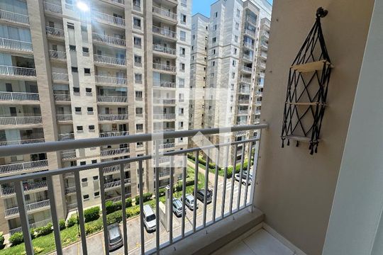 Varanda de apartamento à venda com 2 quartos, 61m² em Jardim Tupanci, Barueri