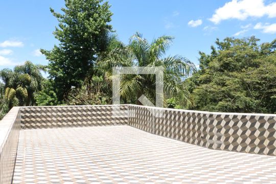 Casa de Condomínio para alugar com 7 quartos, 748m² em Vila Real Moinho Velho, Embu das Artes