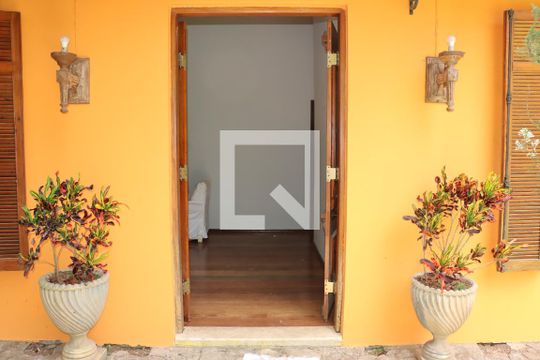 Casa de Condomínio para alugar com 7 quartos, 748m² em Vila Real Moinho Velho, Embu das Artes