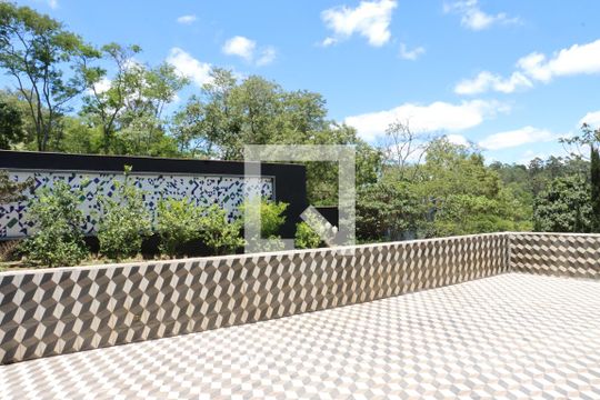 Casa de Condomínio para alugar com 7 quartos, 748m² em Vila Real Moinho Velho, Embu das Artes