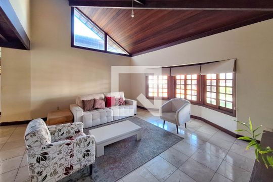 Sala 1 de casa de condomínio à venda com 3 quartos, 450m² em Jd. Piratininga, Niterói