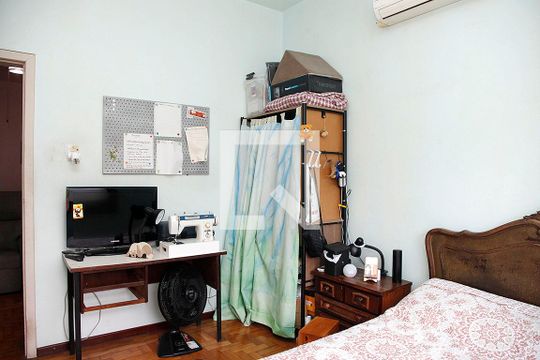 Quarto 1 de casa à venda com 2 quartos, 175m² em Santana, Porto Alegre