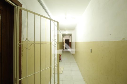 Corredor de apartamento à venda com 2 quartos, 67m² em São João, Porto Alegre