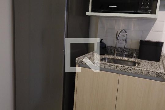 Cozinha de apartamento à venda com 1 quarto, 33m² em Pinheiros, São Paulo