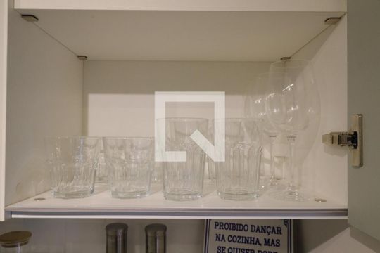 Cozinha de apartamento à venda com 1 quarto, 33m² em Pinheiros, São Paulo