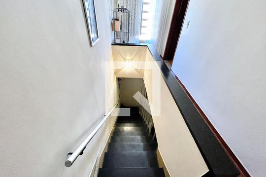 Escada de casa à venda com 2 quartos, 120m² em Casa Verde Alta, São Paulo