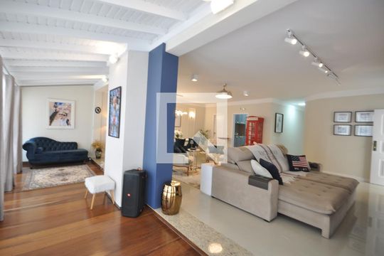 Sala de casa para alugar com 3 quartos, 340m² em Vila Albertina, São Paulo