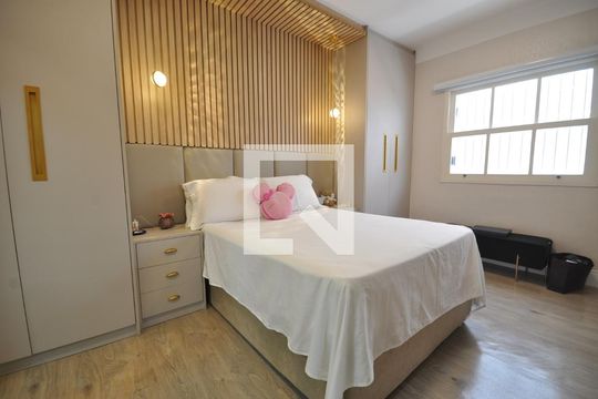 Quarto Suíte de casa para alugar com 3 quartos, 340m² em Vila Albertina, São Paulo