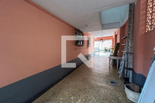 Garagem de casa para alugar com 3 quartos, 110m² em Méier, Rio de Janeiro