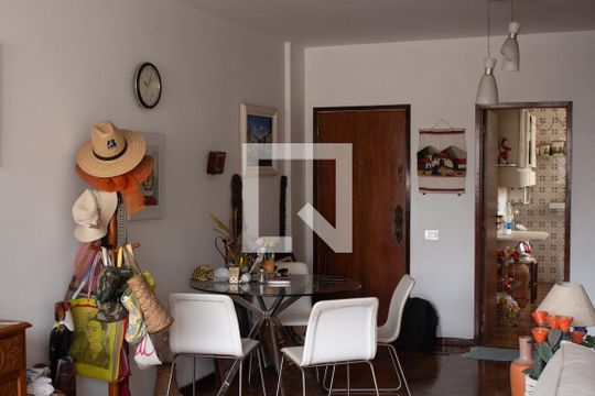 Sala de apartamento para alugar com 2 quartos, 100m² em Copacabana, Rio de Janeiro