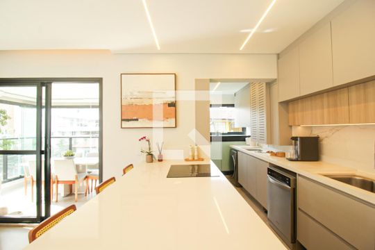 Sala de apartamento à venda com 3 quartos, 109m² em Perdizes, São Paulo