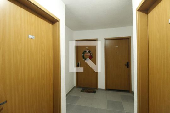 Corredor de apartamento para alugar com 2 quartos, 47m² em Morro Santana, Porto Alegre