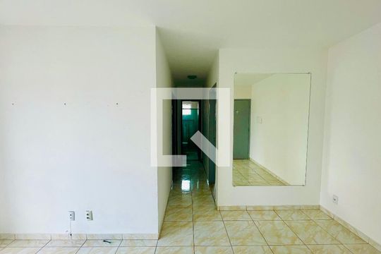 Corredor de apartamento à venda com 2 quartos, 46m² em Jardim Flor da Montanha, Guarulhos