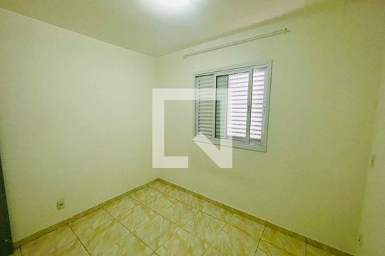 Quarto 1 de apartamento à venda com 2 quartos, 46m² em Jardim Flor da Montanha, Guarulhos