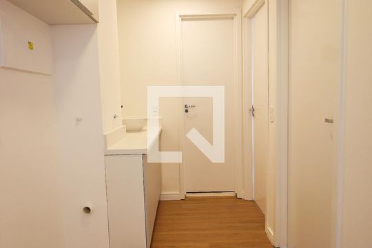 Sala de apartamento para alugar com 2 quartos, 40m² em Cidade Jardim, São Paulo