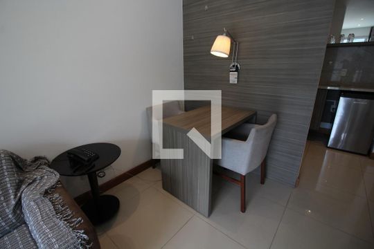 Sala de apartamento para alugar com 1 quarto, 50m² em Jacarepaguá, Rio de Janeiro