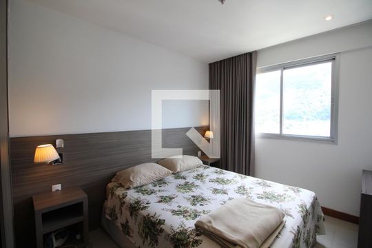 Quarto de apartamento para alugar com 1 quarto, 50m² em Jacarepaguá, Rio de Janeiro