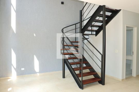Casa de Condomínio para alugar com 4 quartos, 158m² em Granja Viana, Cotia