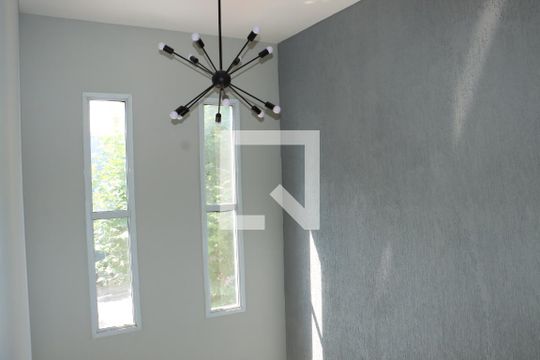 Casa de Condomínio para alugar com 4 quartos, 158m² em Granja Viana, Cotia