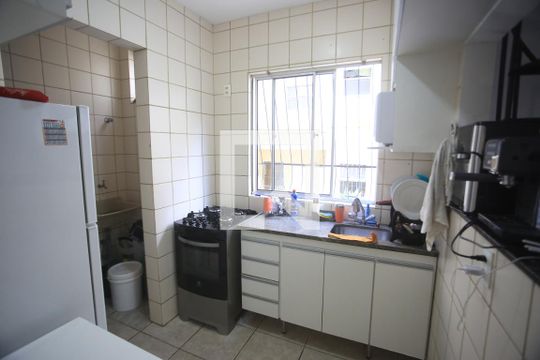 Cozinha de apartamento à venda com 3 quartos, 150m² em Estoril, Belo Horizonte