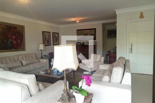 Apartamento à venda com 3 quartos, 226m² em Vila Suzana, São Paulo