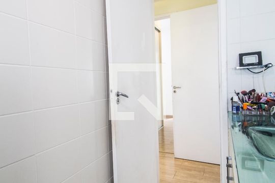Banheiro 2 de apartamento à venda com 3 quartos, 131m² em Centro Empresarial Tamboré, Santana de Parnaíba