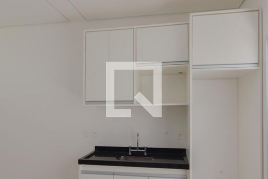 Sala/Cozinha de casa de condomínio à venda com 2 quartos, 103m² em Cambuci, São Paulo
