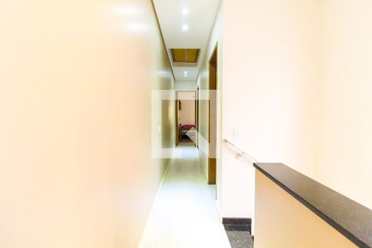 Corredor de casa para alugar com 3 quartos, 300m² em Itaquera, São Paulo